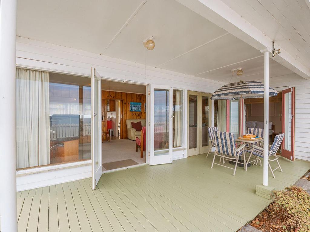 Lake Edge Cottage - Waitahanui Holiday Home Extérieur photo