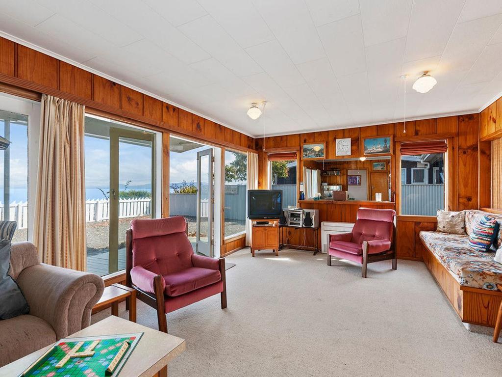 Lake Edge Cottage - Waitahanui Holiday Home Extérieur photo